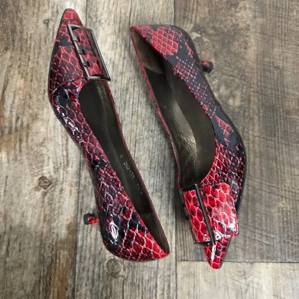Stuart Weitzman Red Snake Print Pumps 7.5 M Kitten Heel Buckle Pointed Toe Y2K